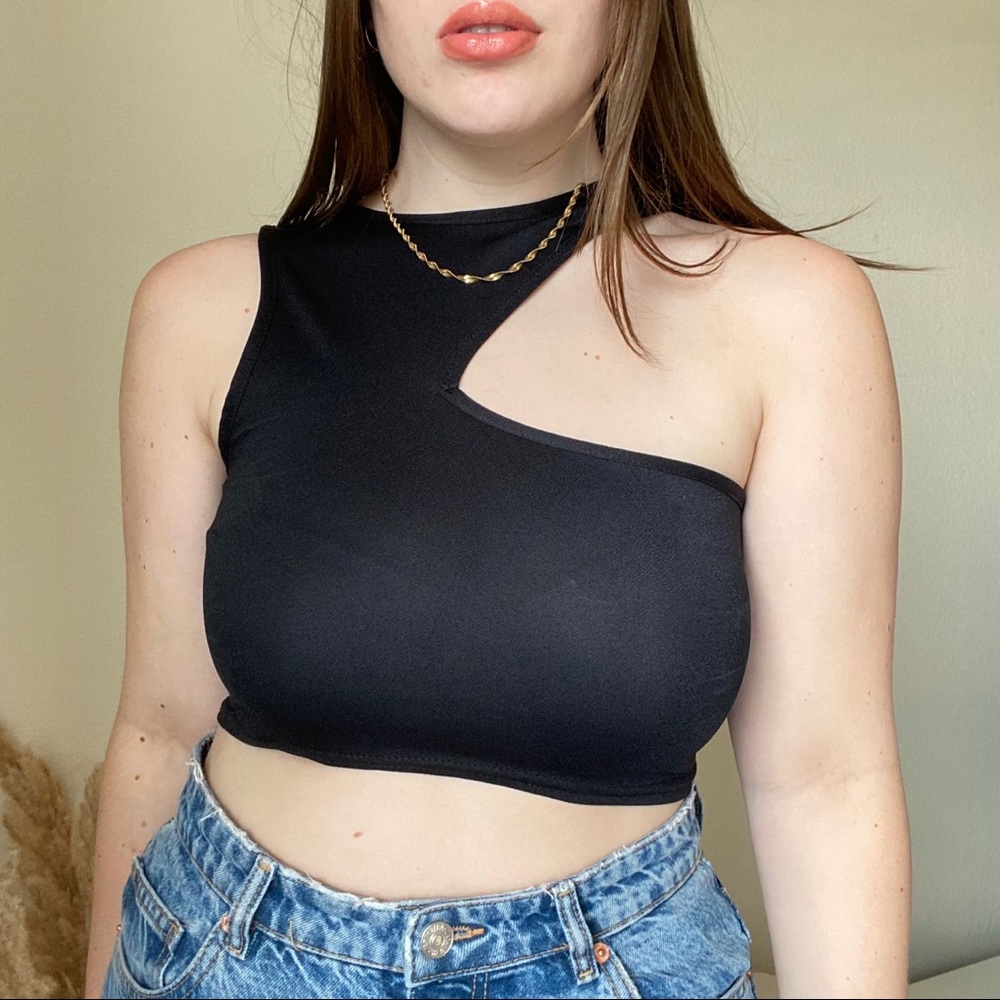 Asymmetric Boohoo crop top
